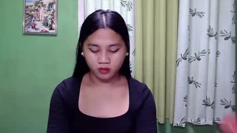 Snapshot of petite_trish chatting on January 19, 6:42 am trish online show from January 19, 6:42 am