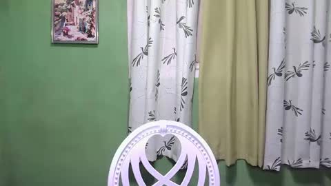 Snapshot of petite_trish chatting on January 20, 4:54 am trish online show from January 20, 4:54 am