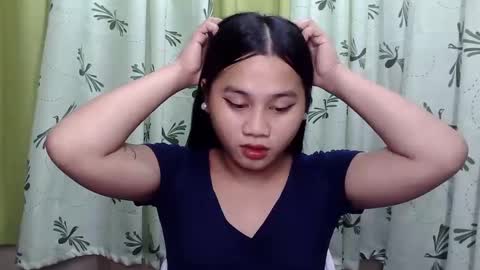 Snapshot of petite_trish chatting on January 21, 5:49 am trish online show from January 21, 5:49 am