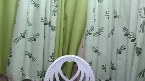 Snapshot of petite_trish chatting on January 23, 5:56 am trish online show from January 23, 5:56 am