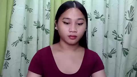 Snapshot of petite_trish chatting on January 23, 11:36 pm trish online show from January 23, 11:36 pm