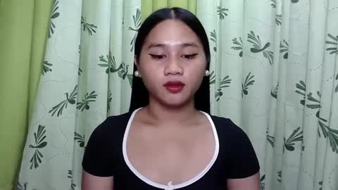 Snapshot of petite_trish chatting on January 24, 8:55 am trish online show from January 24, 8:55 am