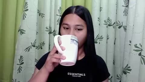 Snapshot of petite_trish chatting on January 27, 11:11 pm trish online show from January 27, 11:11 pm