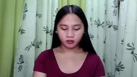 Snapshot of petite_trish chatting on January 28, 11:17 pm trish online show from January 28, 11:17 pm