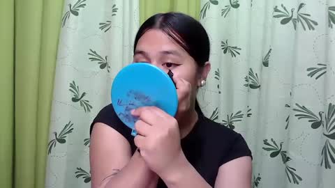 Snapshot of petite_trish chatting on January 30, 9:47 am trish online show from January 30, 9:47 am