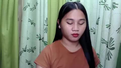 Snapshot of petite_trish chatting on January 31, 4:58 am trish online show from January 31, 4:58 am