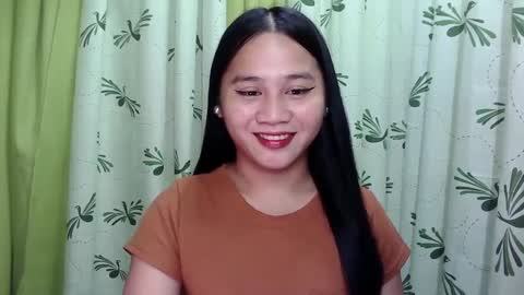 Snapshot of petite_trish chatting on January 31, 9:59 am trish online show from January 31, 9:59 am