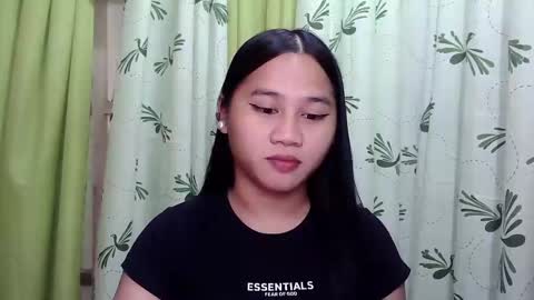 Snapshot of petite_trish chatting on January 31, 11:35 pm trish online show from January 31, 11:35 pm