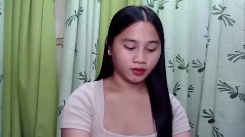 Snapshot of petite_trish chatting on February 4, 1:16 pm trish online show from February 4, 1:16 pm