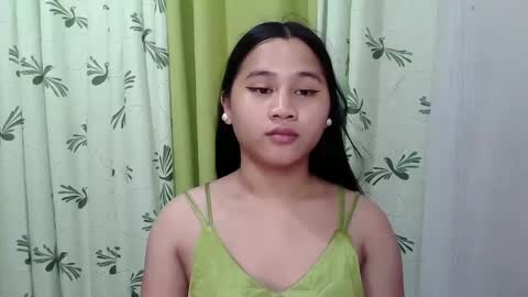 Snapshot of petite_trish chatting on February 16, 9:26 am trish online show from February 16, 9:26 am