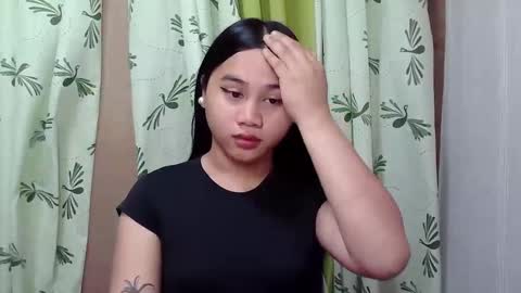 Snapshot of petite_trish chatting on February 22, 12:49 am trish online show from February 22, 12:49 am