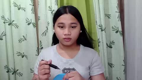 Snapshot of petite_trish chatting on February 25, 10:26 am trish online show from February 25, 10:26 am