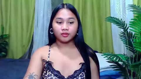 Snapshot of petite_trish chatting on September 18, 11:40 pm trish online show from September 18, 11:40 pm
