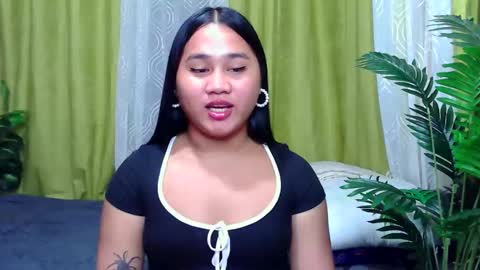 Snapshot of petite_trish chatting on September 20, 2:01 am trish online show from September 20, 2:01 am
