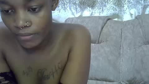 Snapshot of petite_veee chatting on October 9, 10:41 pm VERONICA MUTAMBI online show from October 9, 10:41 pm