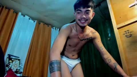 Snapshot of petiteasianx chatting on November 7, 12:49 pm Vrin online show from November 7, 12:49 pm