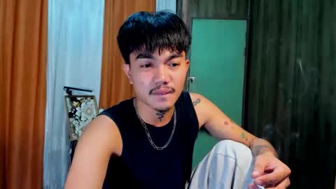 Snapshot of petiteasianx chatting on November 12, 6:52 pm Vrin online show from November 12, 6:52 pm