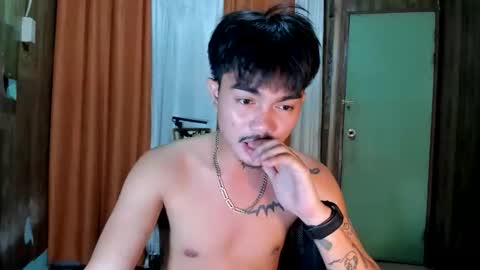 Snapshot of petiteasianx chatting on November 13, 5:01 pm Vrin online show from November 13, 5:01 pm