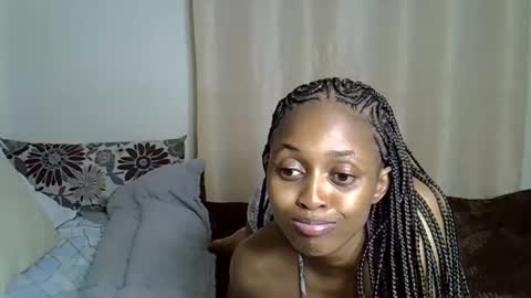 Snapshot of petitecaramell chatting on October 12, 2:21 am Caramel online show from October 12, 2:21 am