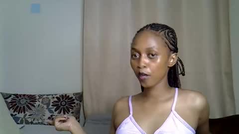 Snapshot of petitecaramell chatting on October 15, 9:26 pm Caramel online show from October 15, 9:26 pm