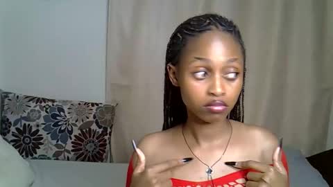 Snapshot of petitecaramell chatting on October 25, 4:35 pm Caramel online show from October 25, 4:35 pm