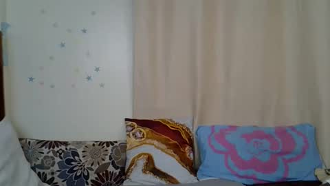 Snapshot of petitecaramell chatting on November 16, 9:42 pm Caramel online show from November 16, 9:42 pm