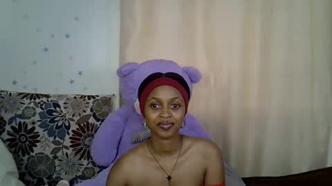 Snapshot of petitecaramell chatting on November 20, 12:05 pm Caramel online show from November 20, 12:05 pm