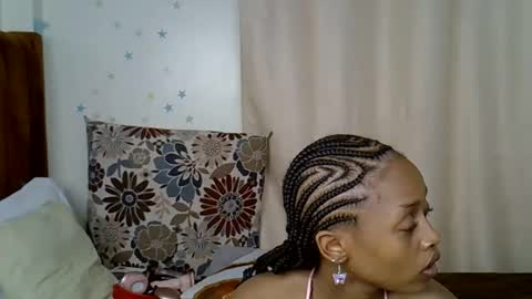 Snapshot of petitecaramell chatting on November 24, 12:54 am Caramel online show from November 24, 12:54 am