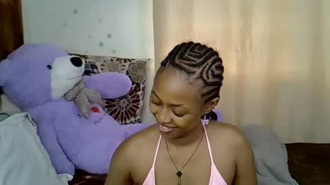 Snapshot of petitecaramell chatting on November 26, 6:25 am Caramel online show from November 26, 6:25 am