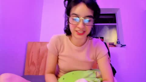 Lunna online show from December 21, 2:19 am