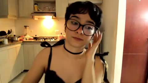 Lunna online show from June 28, 1:11 am