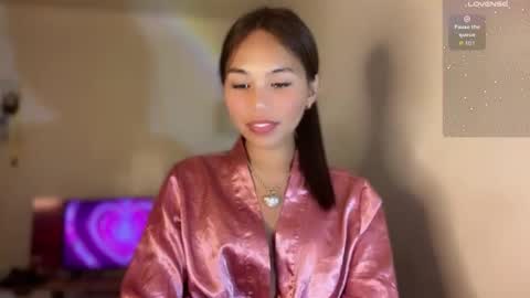 Snapshot of petitegirlx69 chatting on April 22, 3:57 pm miss lisa online show from April 22, 3:57 pm
