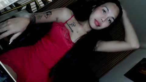 Snapshot of petitegirlx69 chatting on May 24, 8:19 am miss lisa online show from May 24, 8:19 am