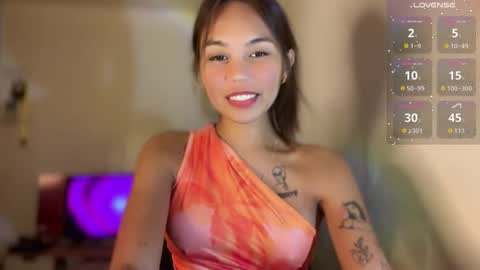 Snapshot of petitegirlx69 chatting on May 29, 9:02 pm miss lisa online show from May 29, 9:02 pm