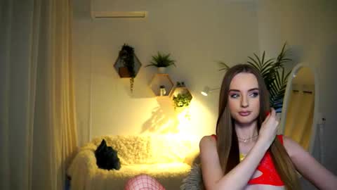Snapshot of petitegonwiild chatting on December 15, 1:11 pm Petitegonwiild online show from December 15, 1:11 pm
