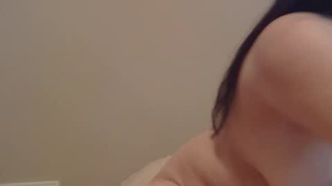 Snapshot of petitelatinachicka chatting on February 14, 3:36 am Fabi online show from February 14, 3:36 am