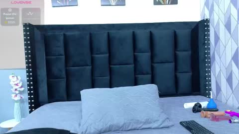 Snapshot of petitelittleebony chatting on October 8, 3:04 am little sharon online show from October 8, 3:04 am