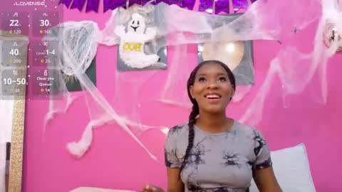 Snapshot of petitelittleebony chatting on October 19, 12:06 pm little sharon online show from October 19, 12:06 pm