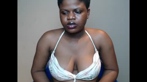 Snapshot of petitexebony1 chatting on July 21, 12:57 am Call Me KiKi online show from July 21, 12:57 am