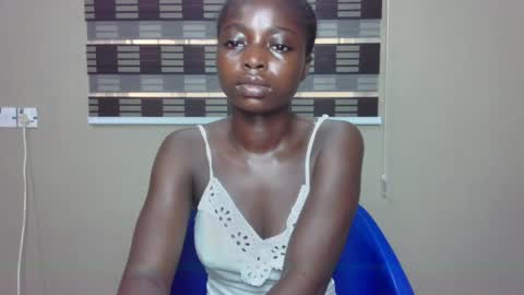 Snapshot of petitexxebony chatting on May 17, 2:46 pm petitexxebony online show from May 17, 2:46 pm