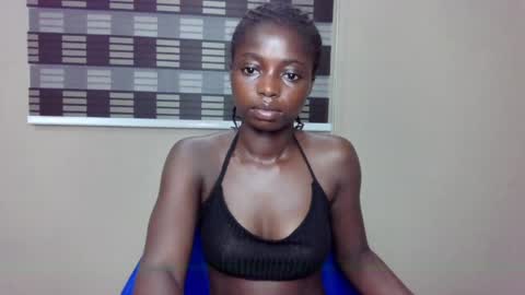 Snapshot of petitexxebony chatting on May 19, 1:56 am petitexxebony online show from May 19, 1:56 am