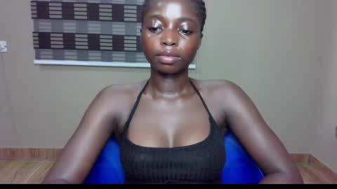 Snapshot of petitexxebony chatting on June 2, 3:19 am petitexxebony online show from June 2, 3:19 am