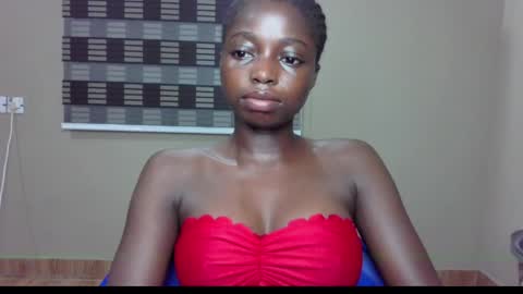 Snapshot of petitexxebony chatting on June 5, 7:19 pm petitexxebony online show from June 5, 7:19 pm