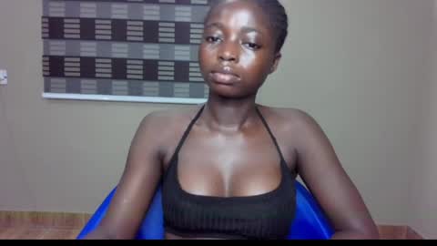 Snapshot of petitexxebony chatting on June 6, 11:09 pm petitexxebony online show from June 6, 11:09 pm