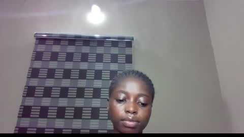 Snapshot of petitexxebony chatting on June 11, 2:53 am petitexxebony online show from June 11, 2:53 am