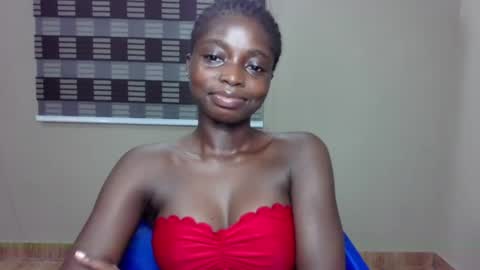 Snapshot of petitexxebony chatting on June 13, 4:43 am petitexxebony online show from June 13, 4:43 am