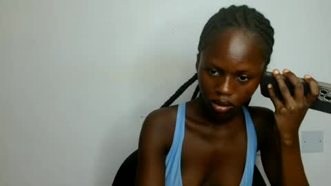 Snapshot of petitgirl88 chatting on June 19, 7:28 pm petitgirl88 online show from June 19, 7:28 pm