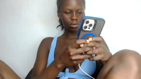 Snapshot of petitgirl88 chatting on July 16, 7:14 am petitgirl88 online show from July 16, 7:14 am