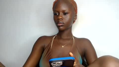 Snapshot of petitgirl88 chatting on July 24, 8:23 am petitgirl88 online show from July 24, 8:23 am