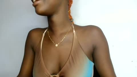 Snapshot of petitgirl88 chatting on July 28, 7:39 pm petitgirl88 online show from July 28, 7:39 pm